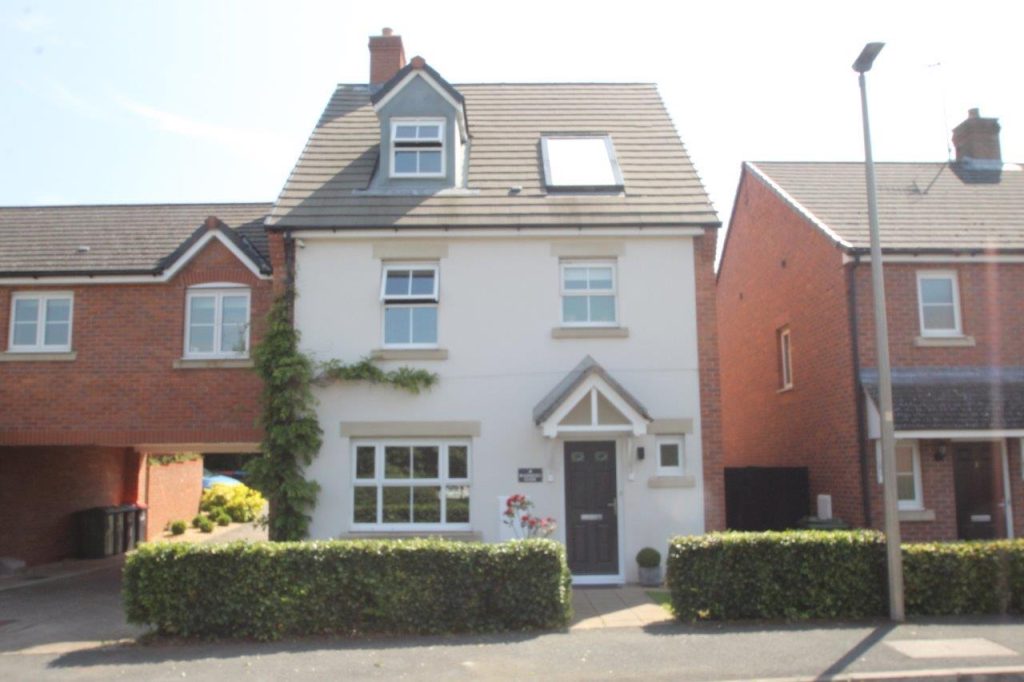 Maddocks Close, Farndon, Chester