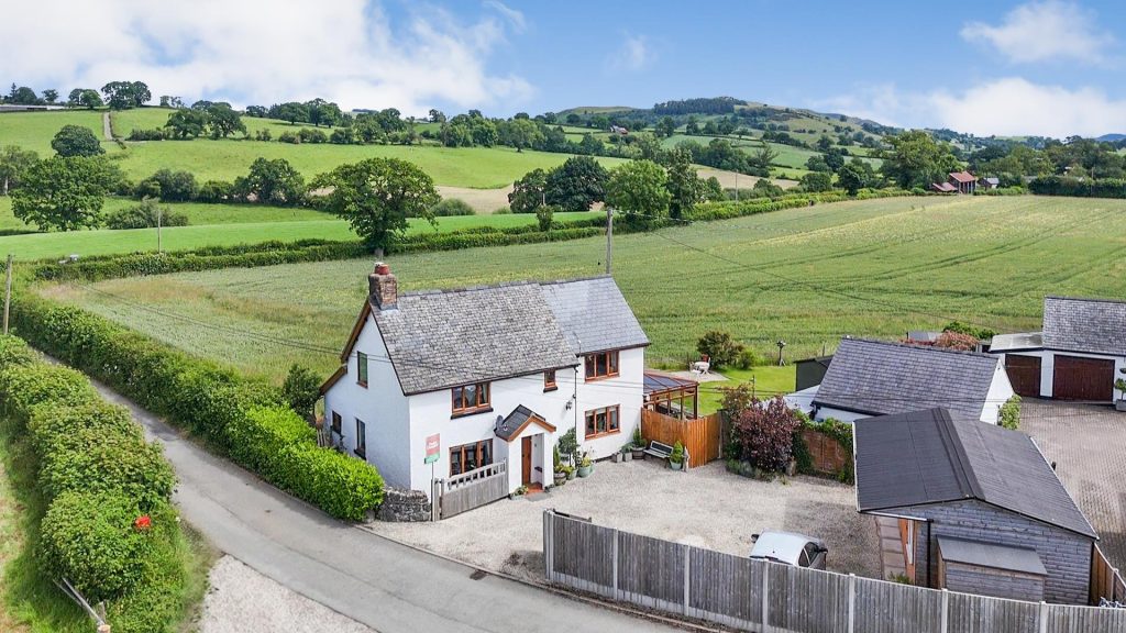 Llanrhaeadr Ym Mochnant