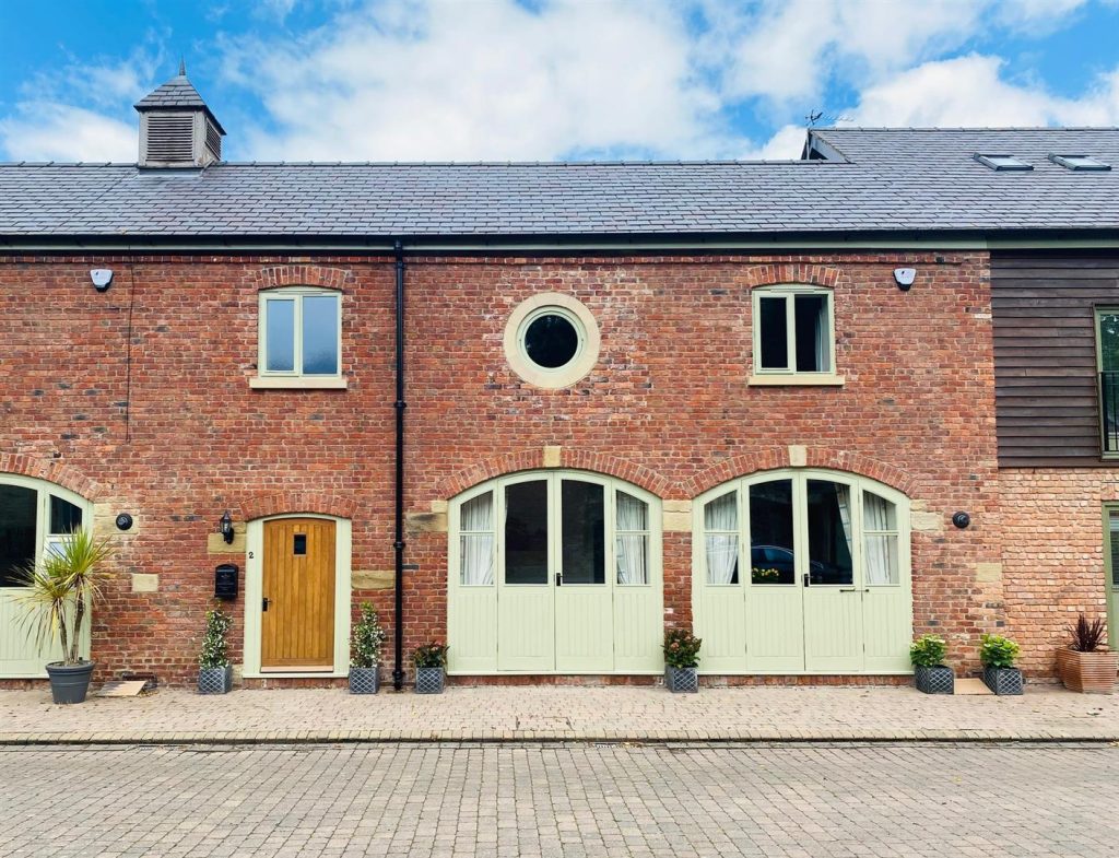 Bryn Edwin Stables, Northop Road, Flint Mountain