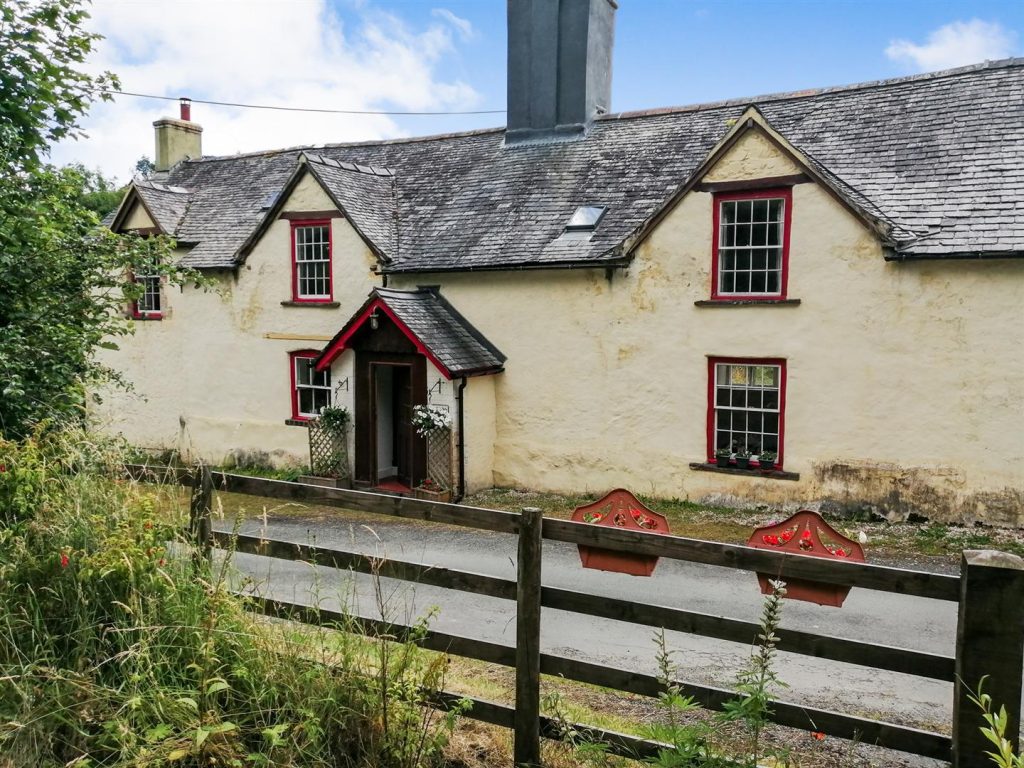 Pen-Y-Garnedd, Llanrhaeadr Ym Mochnant