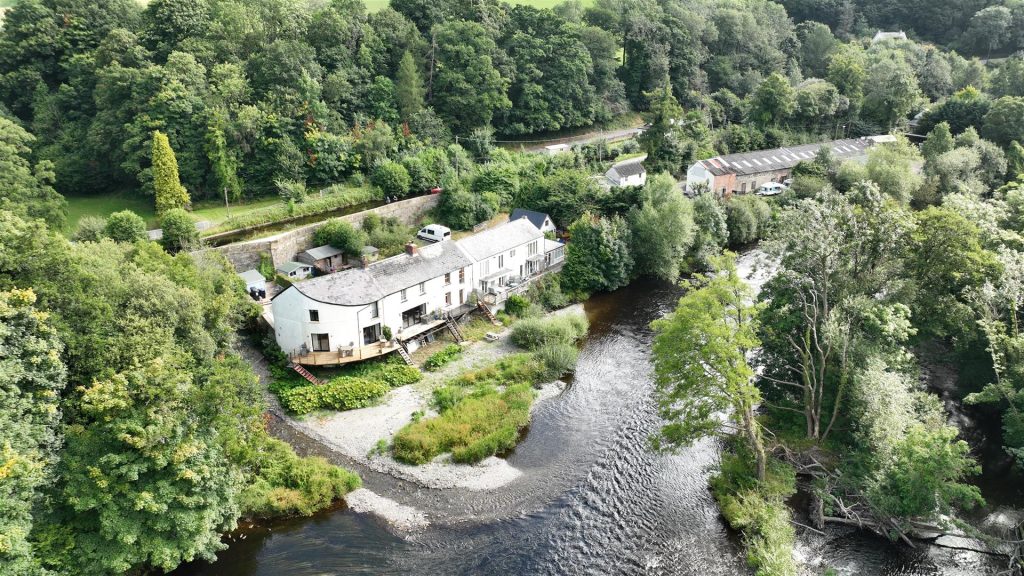 Pentrefelin, Llangollen