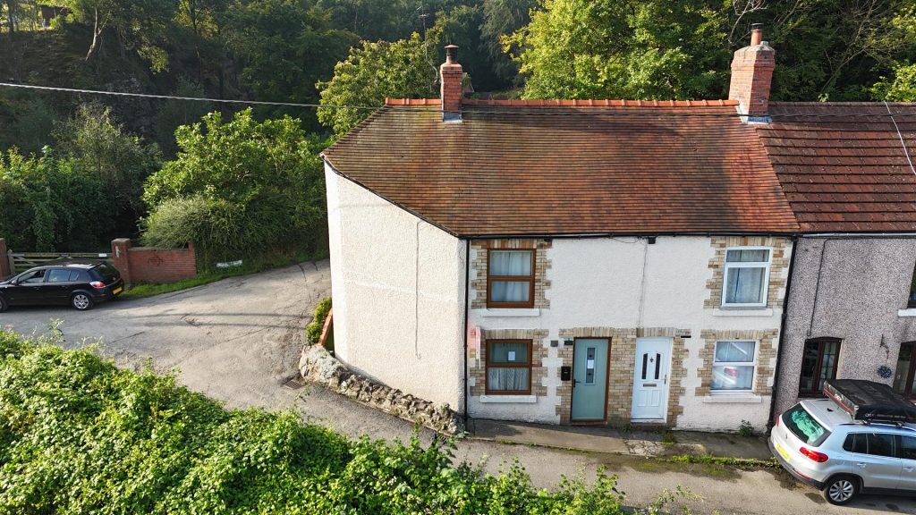 Woodlands Terrace, Woodlands Road, Froncysyllte