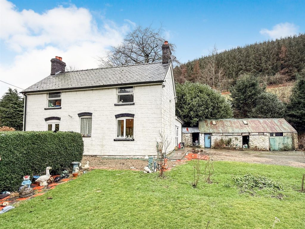 Maengwynedd, Llanrhaeadr Ym Mochnant, Oswestry