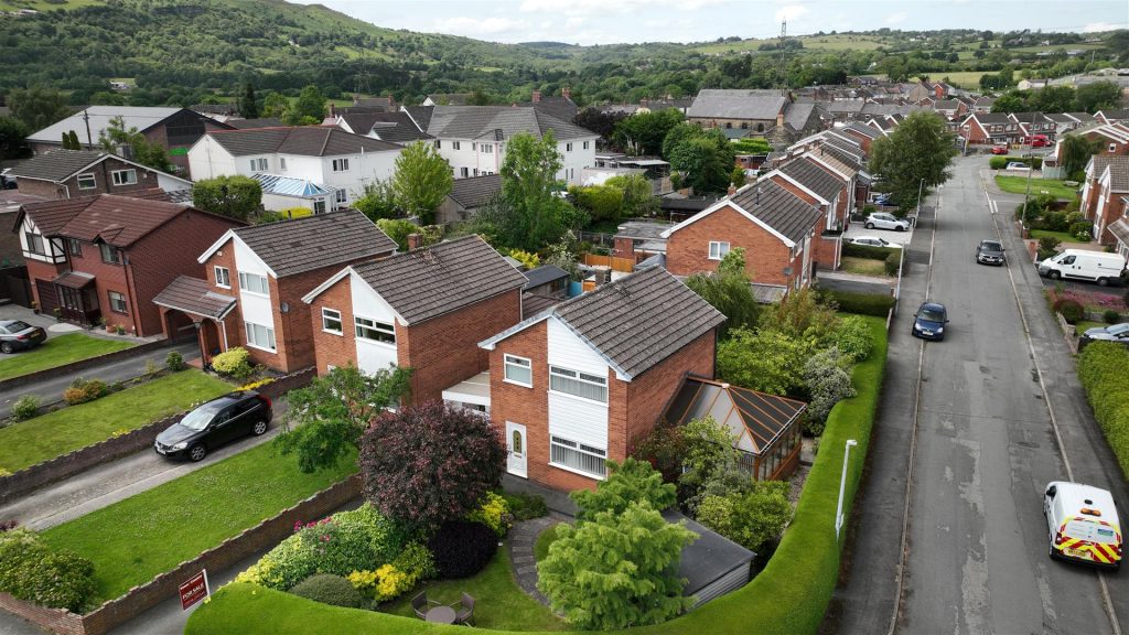 Heol Caradoc, Coedpoeth, Wrexham