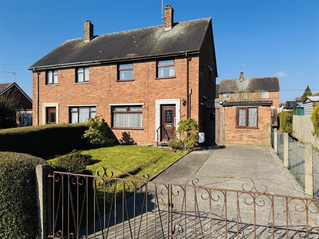 Ffordd Llanerch, Pen-Y-Cae, Wrexham