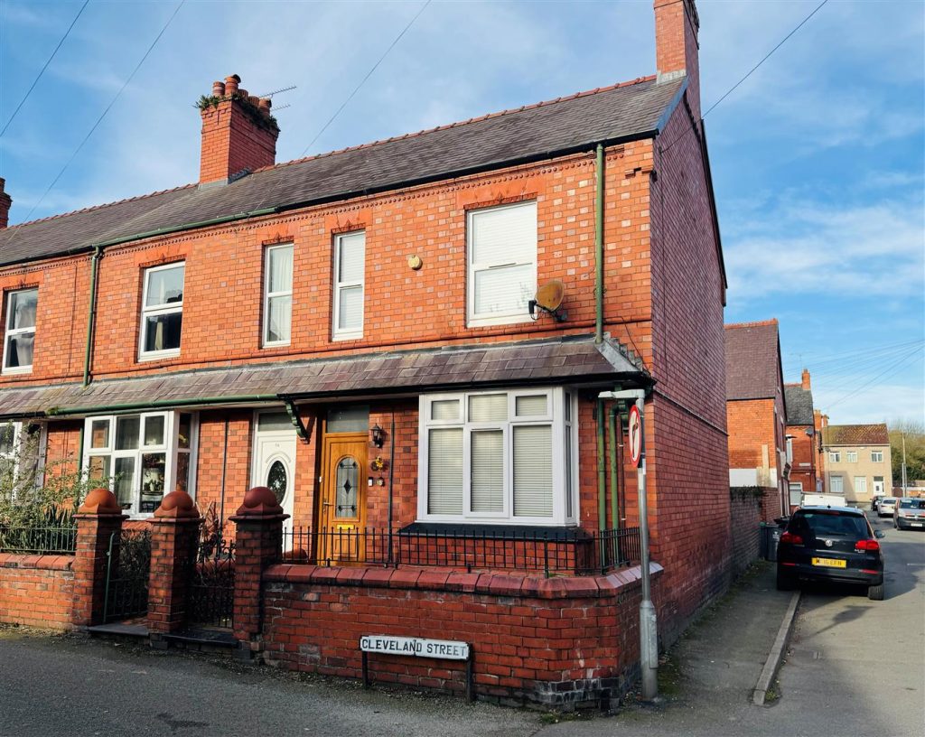 Cleveland Street, Ruabon