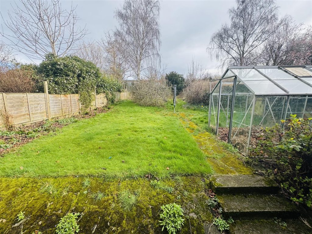 Alpraham Crescent, Upton, Chester