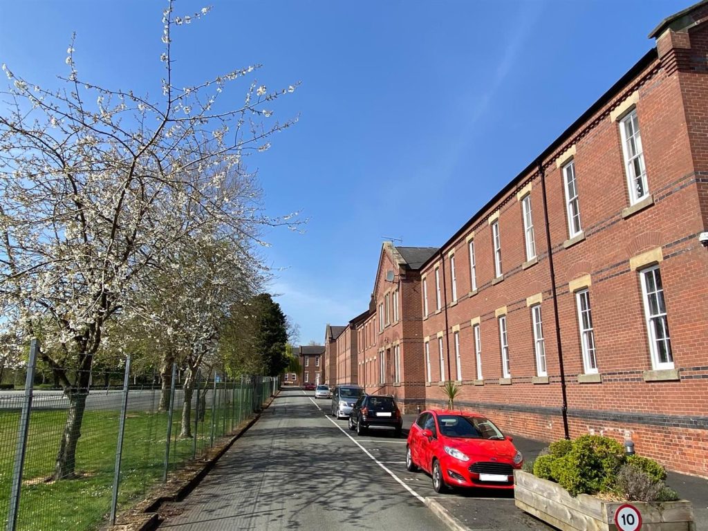 Ellis Apartments, Corunna Court, Hightown