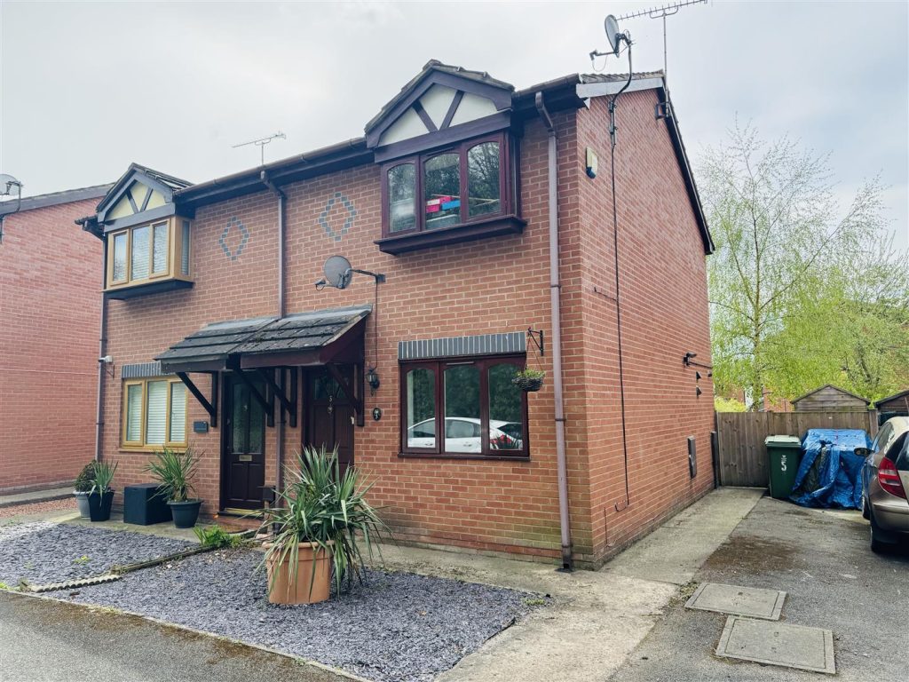 Spinney Walk, Ruabon