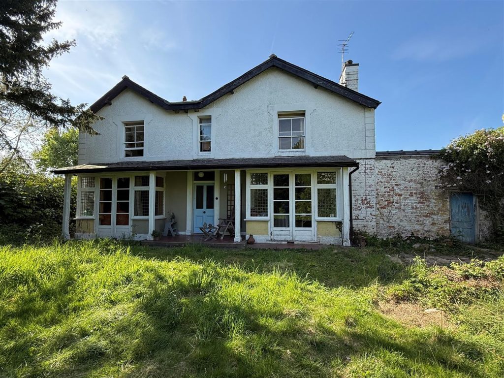 Station Road, Weston Rhyn
