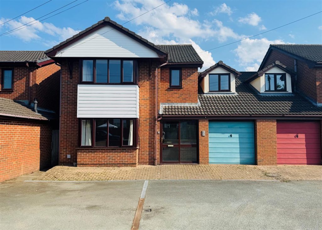 Butts Hill Court, Chester Road, Gresford