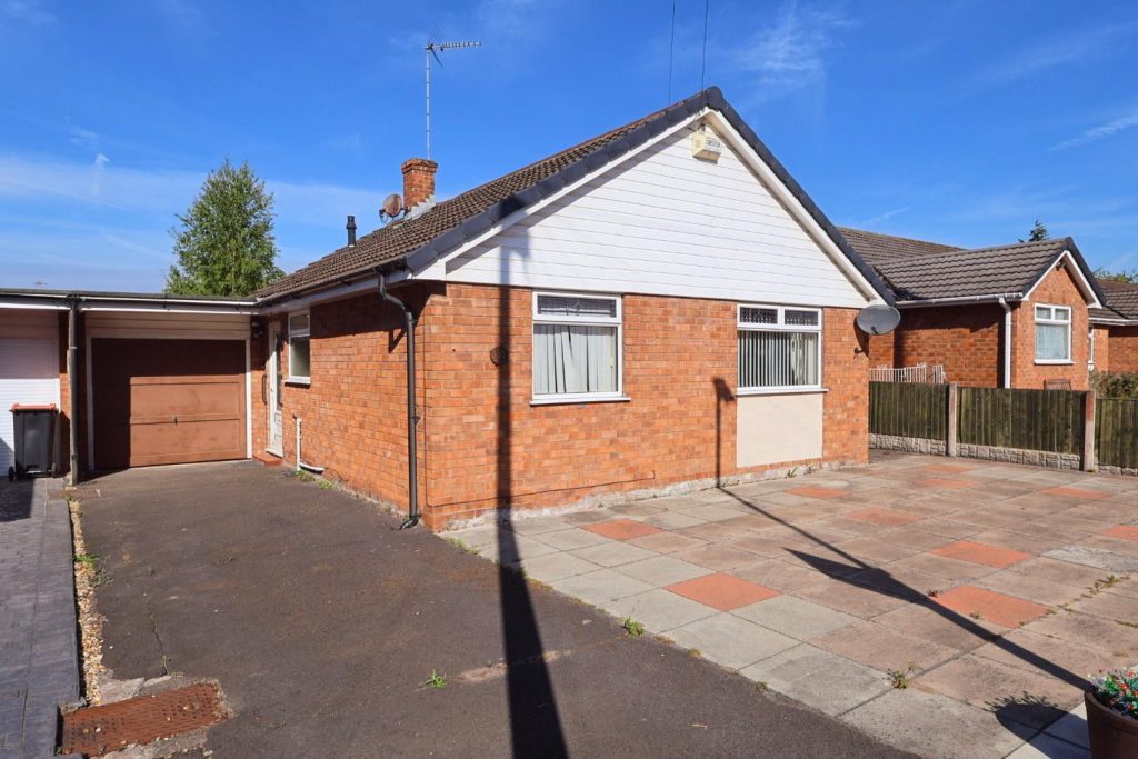 Sutton Drive, Upton, Chester