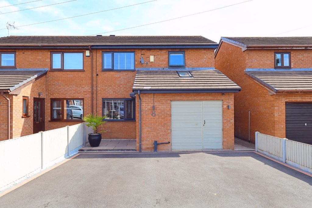 Weston View, Weston Road, New Broughton
