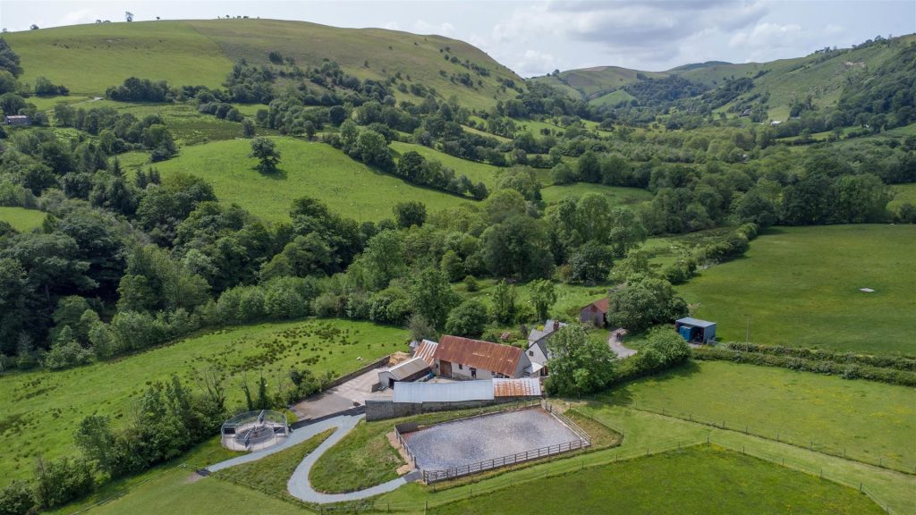 Pen-Y-Garnedd, Llanrhaeadr Ym Mochnant
