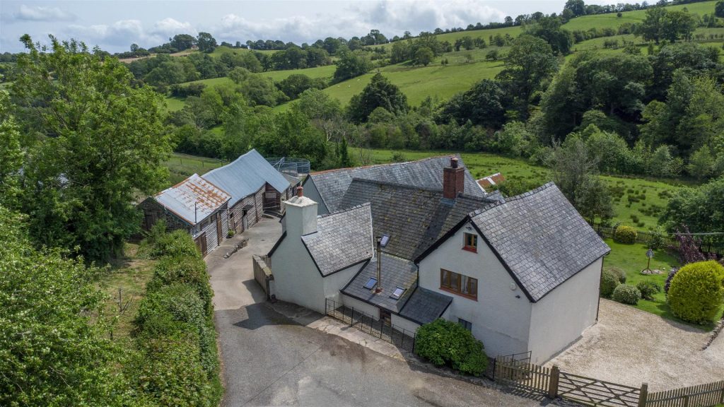 Pen-Y-Garnedd, Llanrhaeadr Ym Mochnant