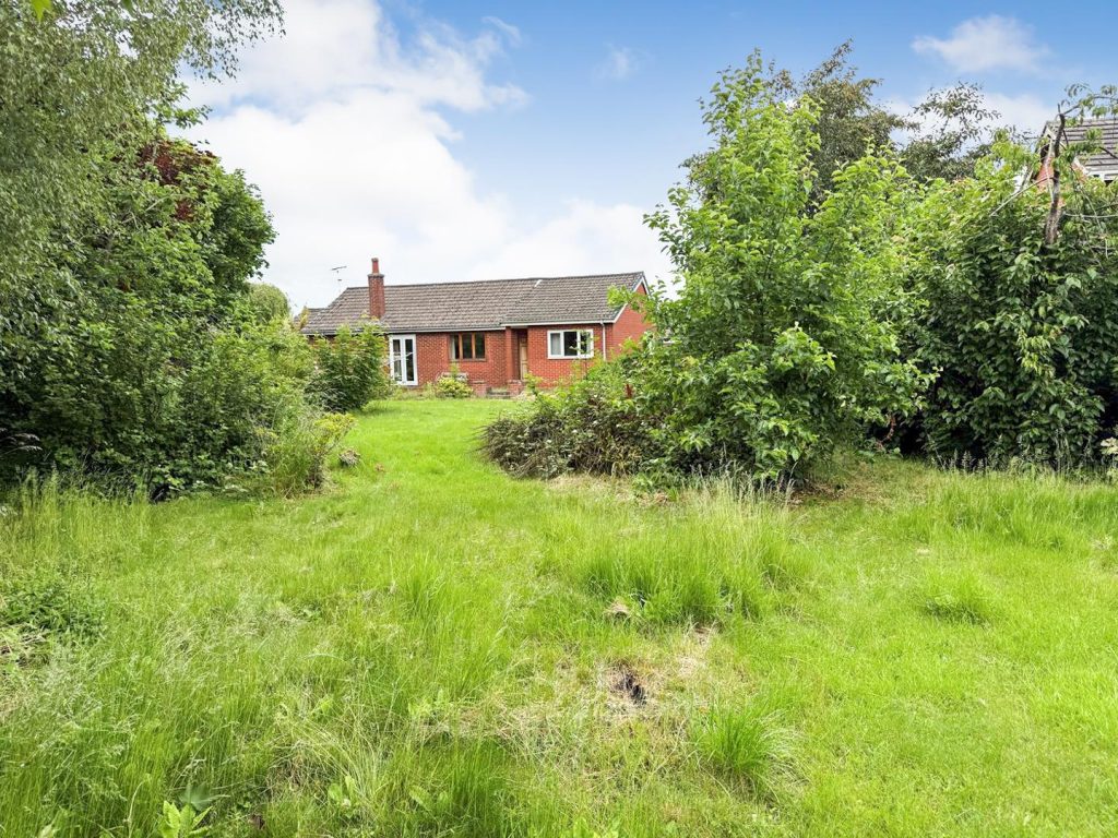 Yew Tree Avenue, Whittington