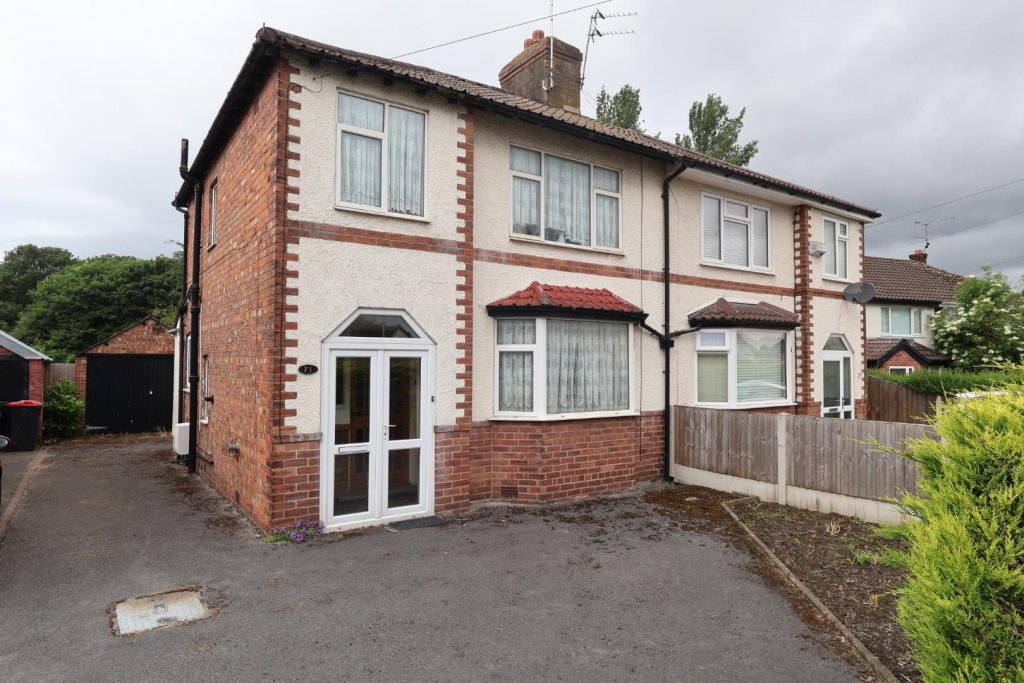 Dicksons Drive, Newton