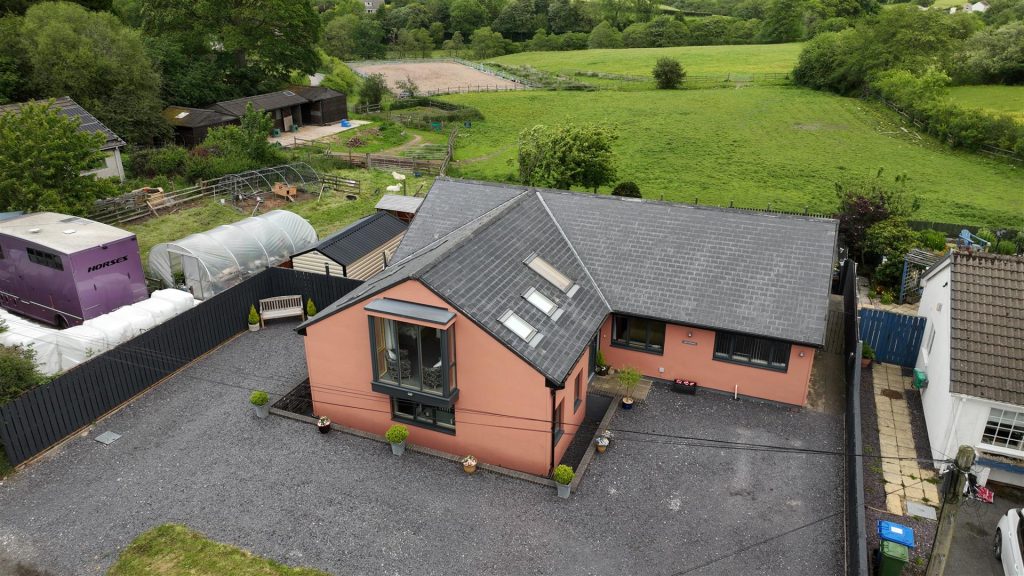 Bryneglwys, Corwen