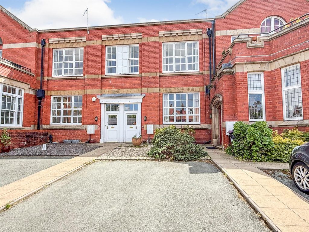 Beresford Gardens, Oswestry