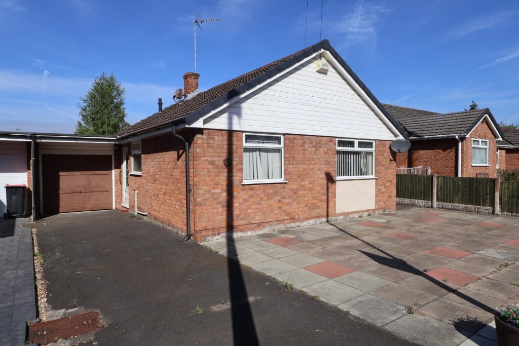 Sutton Drive, Upton, Chester