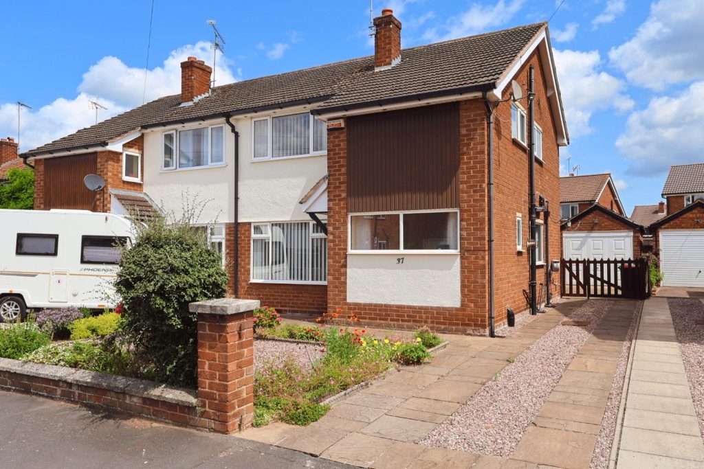 Richmond Crescent, Vicars Cross, Chester