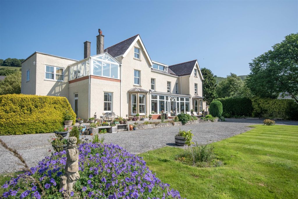 Carrog, Corwen