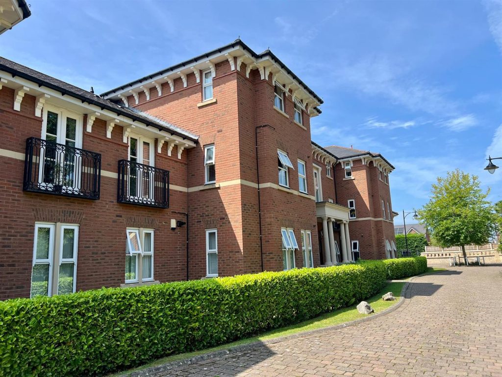 The Courtyard, Upton, Chester