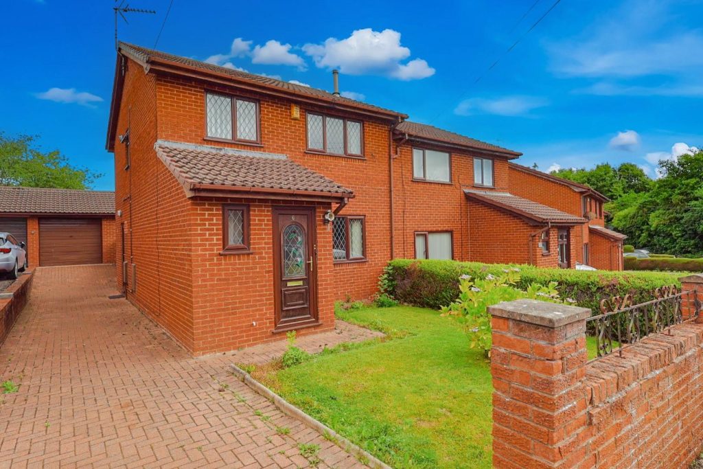 Oak Meadows, Tanyfron, Wrexham