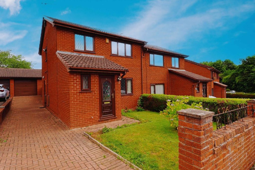 Oak Meadows, Tanyfron, Wrexham