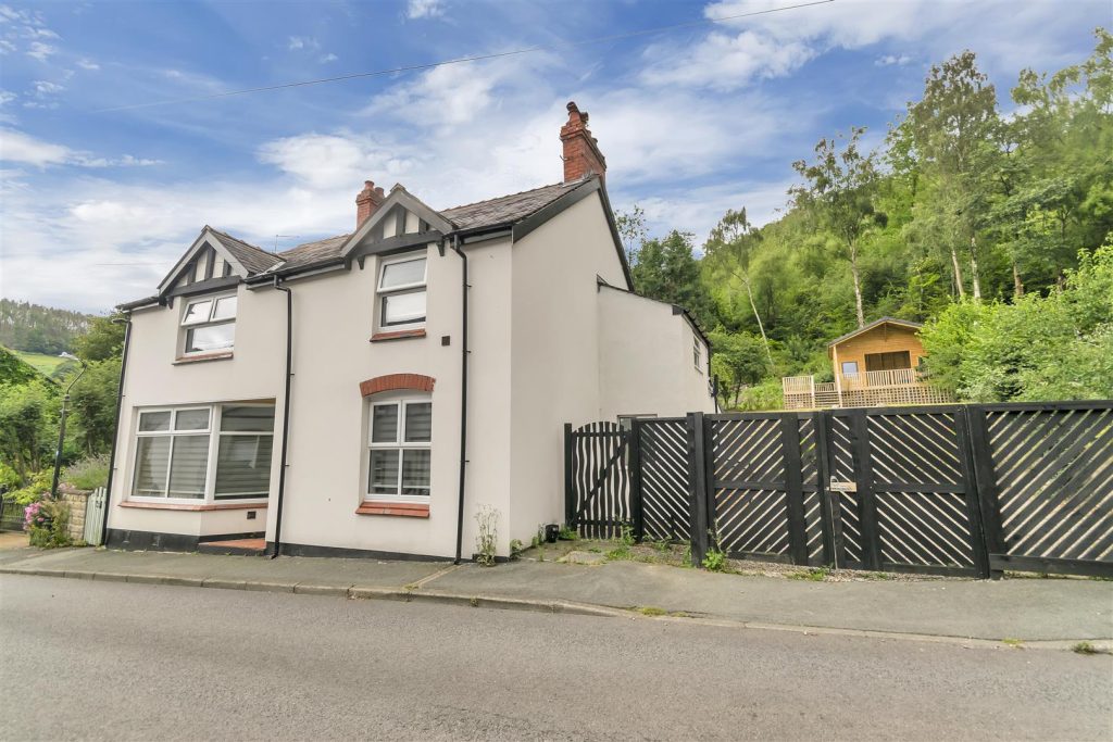 High Street, Glyn Ceiriog, Llangollen