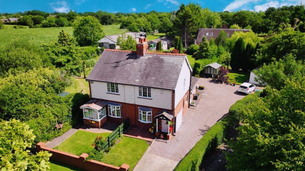 Long Lane, Saughall, Chester