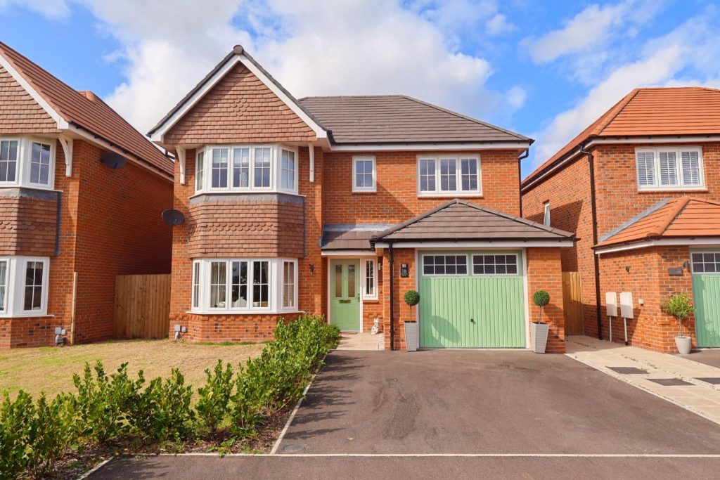 Havilland Grove, Sealand