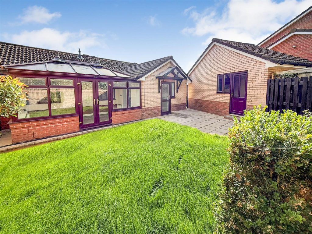 Plas Cerrig Close, Whittington, Oswestry