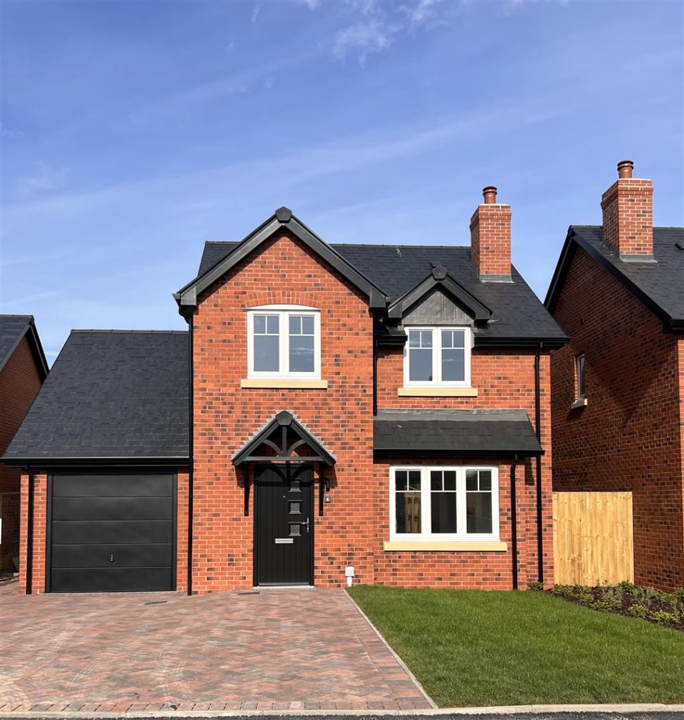 Molesworth Way, Whittington