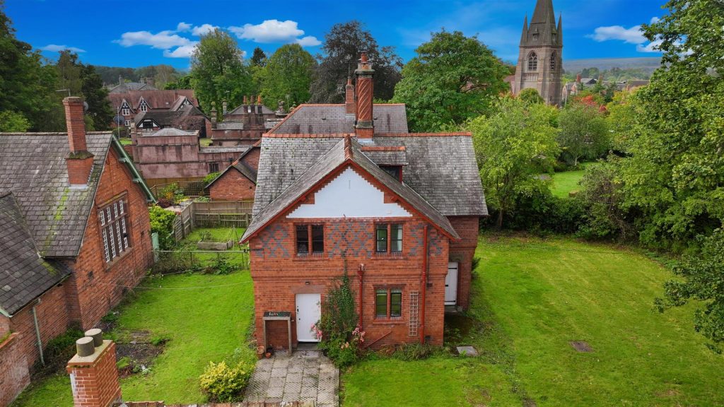 School House, Wrexham Road, Pulford
