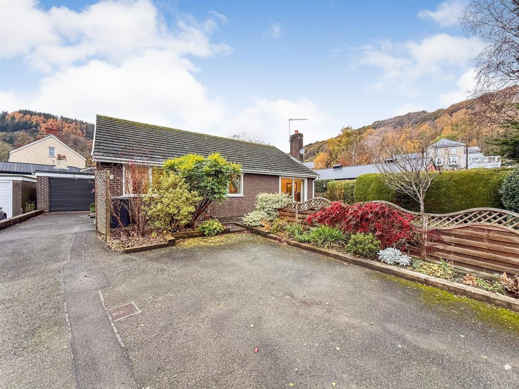 New Road, Glyn Ceiriog