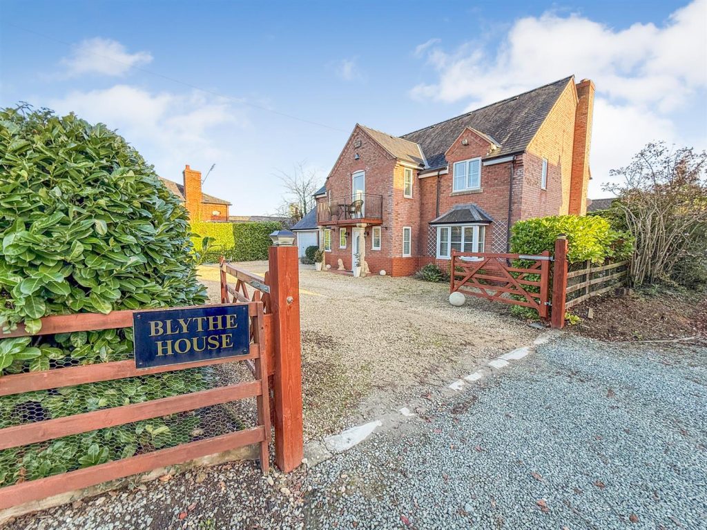 Blythe House, Arddleen,