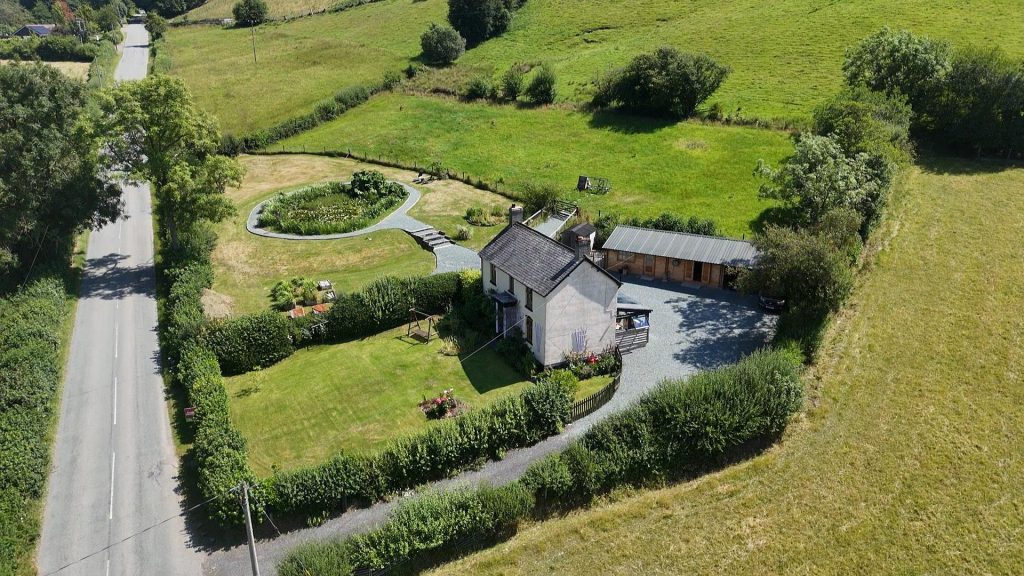 Pen-Y-Garnedd, Llanrhaeadr Ym Mochnant