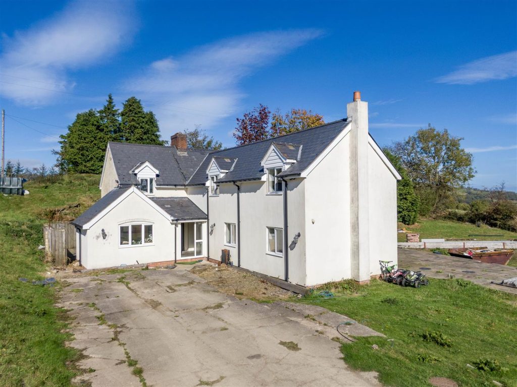 Llanfihangel, Llanfyllin