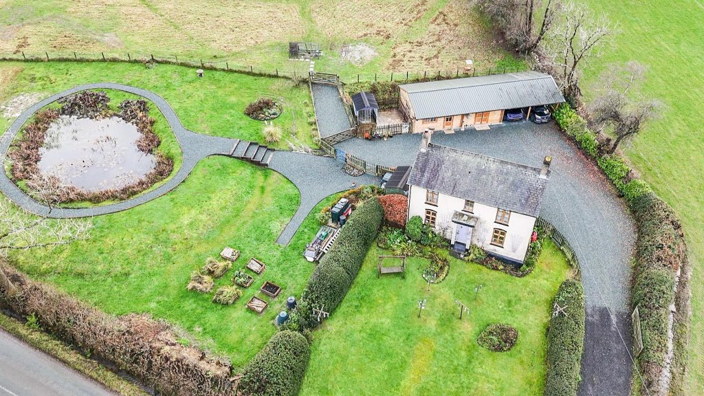 Pen-Y-Garnedd, Llanrhaeadr Ym Mochnant