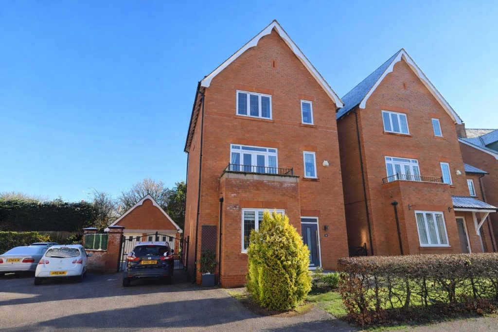 Gilwern Close, Chester