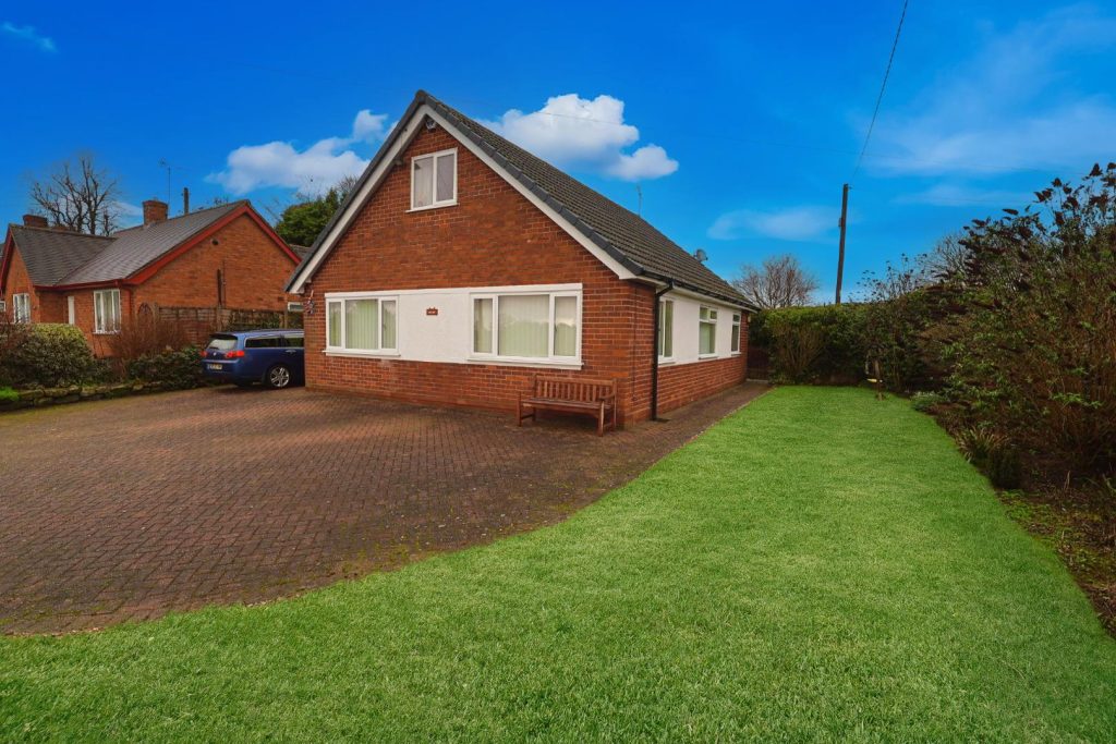 Village Road, Waverton, Chester