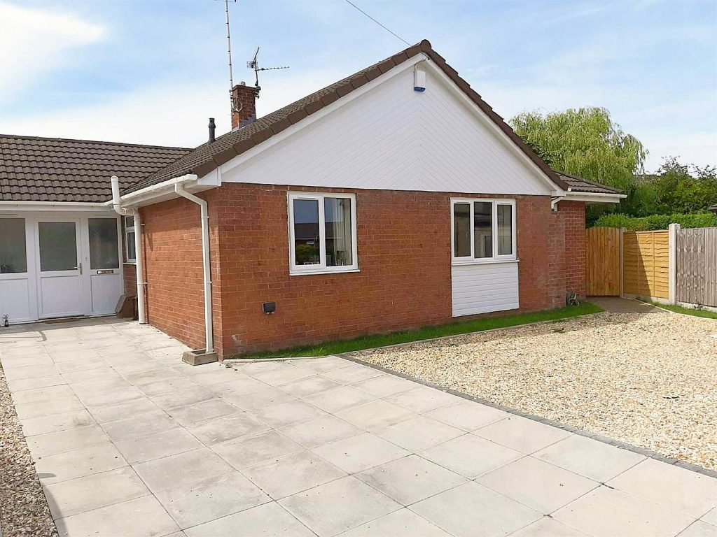 Hillock Lane, Gresford