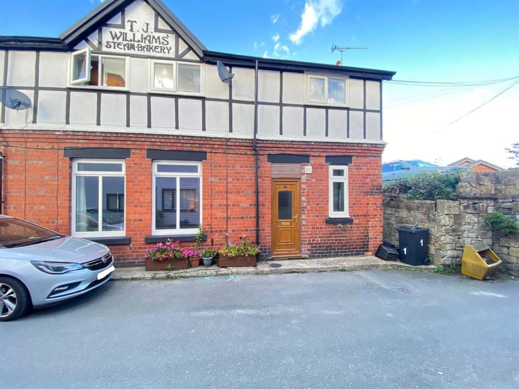 High Street, Cefn Mawr, Wrexham