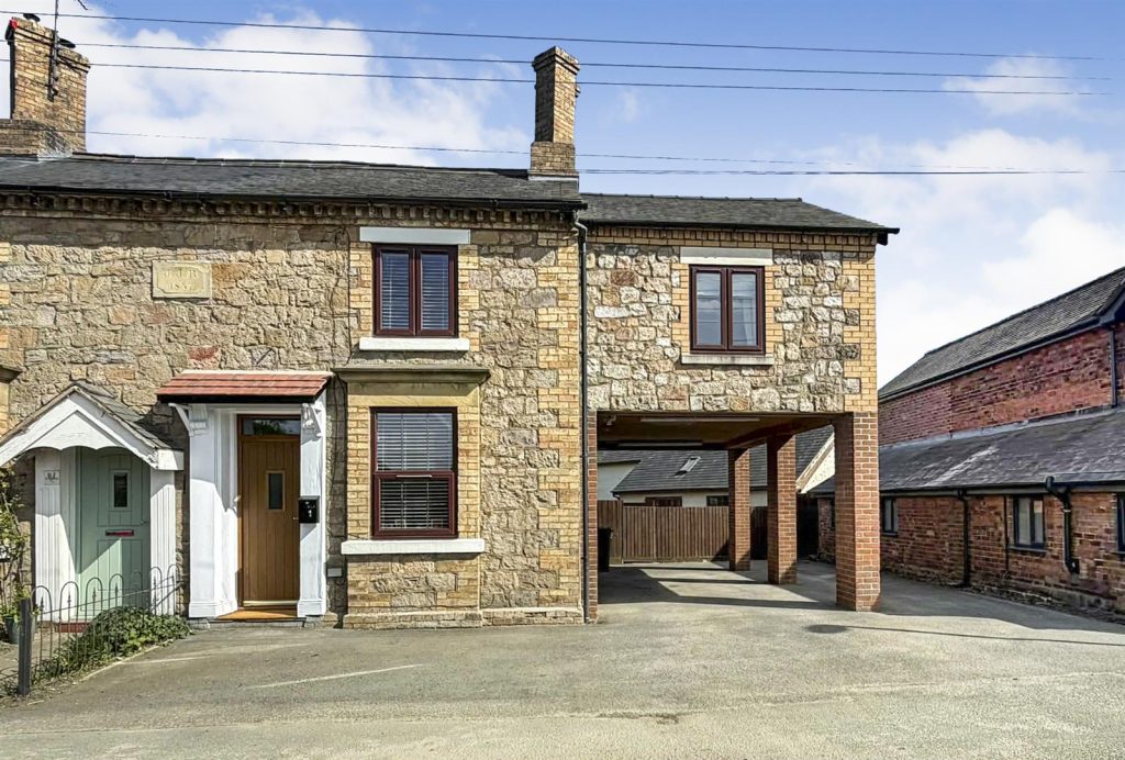 Four Crosses, Llanymynech