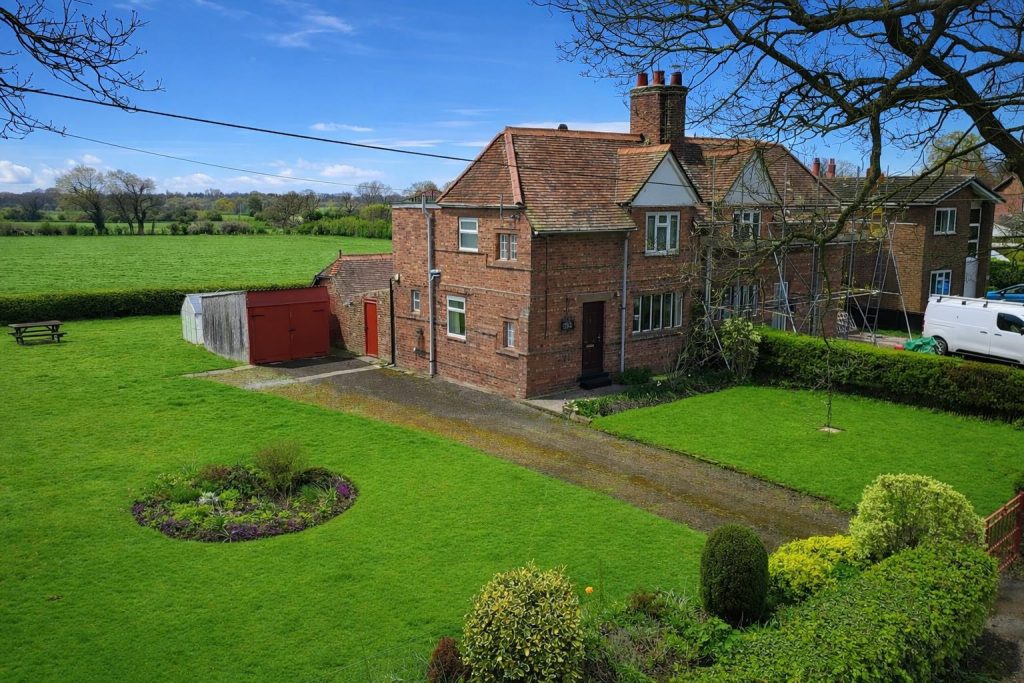 Wrexham Road, Pulford, Chester