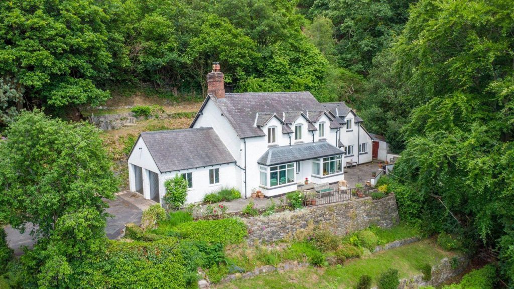 Glyn Ceiriog, Llangollen