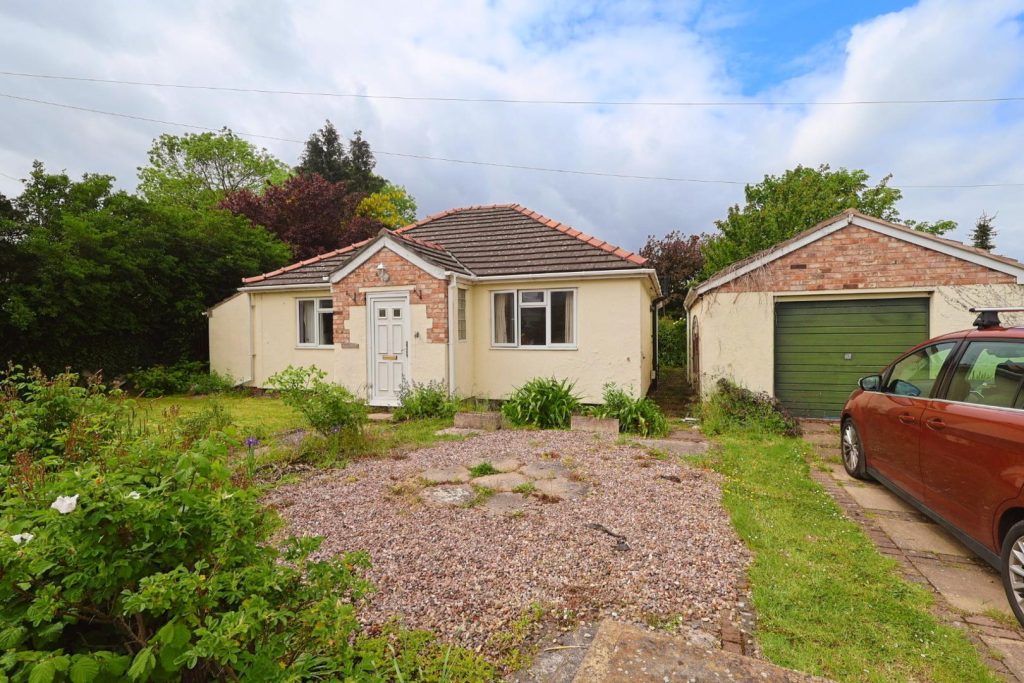 Croeshowell Lane, Burton, Rossett, Wrexham