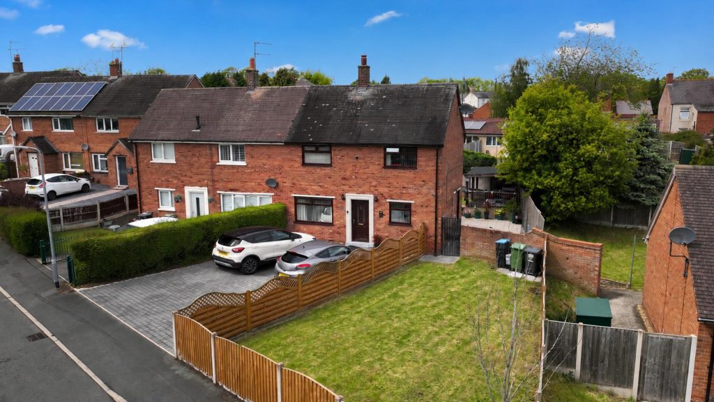 Amanda Grove, Rhostyllen, Wrexham