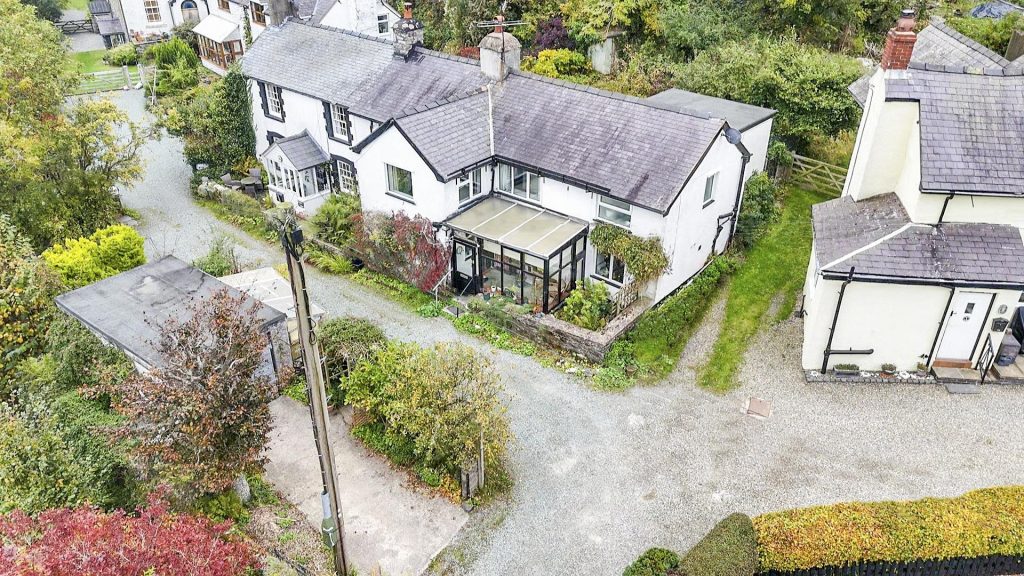 Llanarmon Dyffryn Ceiriog, Llangollen